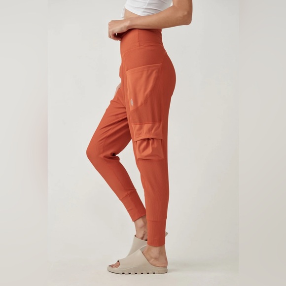 NWOT FP Movement Take a Hike Harem Pants Dried Saffron Like New Women’s Small - Picture 3 of 5